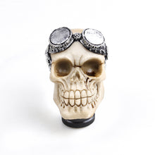 Laden Sie das Bild in den Galerie-Viewer, Auto Schalthebel Totenkopf Dekoration