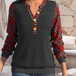 Pullover mit Schachbrettmuster und Knöpfen