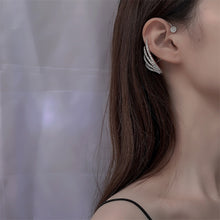Laden Sie das Bild in den Galerie-Viewer, Schlichte und coole Ohrringe mit Diamantflügeln