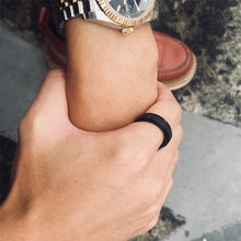 Laden Sie das Bild in den Galerie-Viewer, Gefrosteter drehbarer Ring