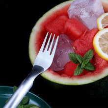 Laden Sie das Bild in den Galerie-Viewer, 2-in-1 Wassermelonenschneider aus Edelstahl