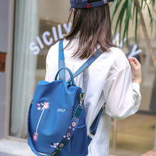 Laden Sie das Bild in den Galerie-Viewer, Wasserdichter bestickter Rucksack