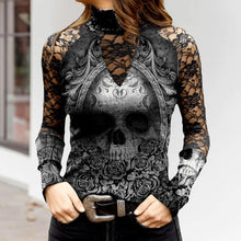 Laden Sie das Bild in den Galerie-Viewer, T-Shirt mit Totenkopf-Print aus Spitze