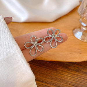 Blume Zirkon Ohrstecker