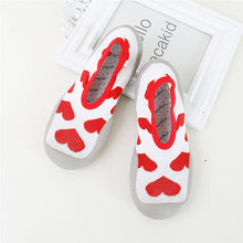 Laden Sie das Bild in den Galerie-Viewer, Rutschfeste modische weiche Socken