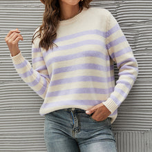 Laden Sie das Bild in den Galerie-Viewer, Gestreifter Pullover mit Rundhalsausschnitt