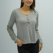 Laden Sie das Bild in den Galerie-Viewer, Einfarbiges Langarm-T-Shirt aus Spitze