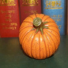 Laden Sie das Bild in den Galerie-Viewer, Halloween-Dekorationen - Böser Kürbisschädel
