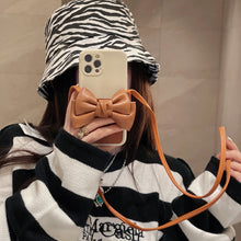 Laden Sie das Bild in den Galerie-Viewer, IPhone Handyhülle mit Schleife