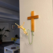 Laden Sie das Bild in den Galerie-Viewer, Fliegendes Jesus-Ornament