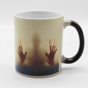 Schreckliche Hitzereaktion im Becher
