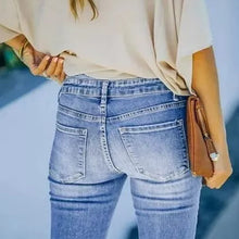 Laden Sie das Bild in den Galerie-Viewer, Damen Schlagjeans mit mehreren Knöpfen