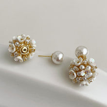 Laden Sie das Bild in den Galerie-Viewer, Vintage Muschelblume Perlenohrringe