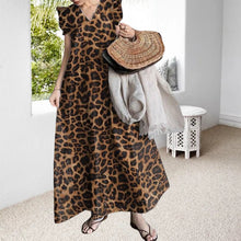 Laden Sie das Bild in den Galerie-Viewer, Langes Kleid mit Leopardenmuster