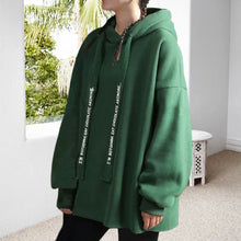 Laden Sie das Bild in den Galerie-Viewer, Kapuzenhoodie mit Monogramm