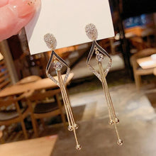 Laden Sie das Bild in den Galerie-Viewer, Geometrische Quastenohrringe