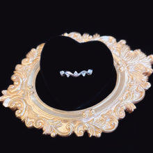 Laden Sie das Bild in den Galerie-Viewer, Eleganter Zirkon Wellenring