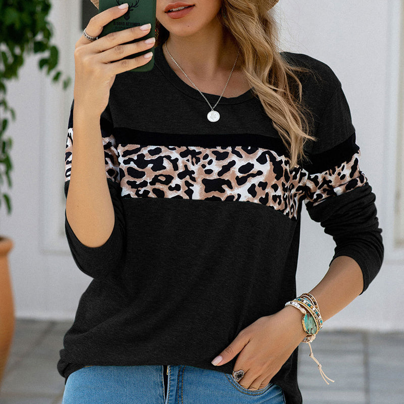 Langärmliges getäfeltes T-Shirt mit Leopardenmuster