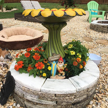 Laden Sie das Bild in den Galerie-Viewer, Tropischer Garten Gnome Surfer Skulptur