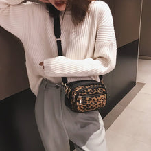 Laden Sie das Bild in den Galerie-Viewer, Einfache Leopard Druck mehrschichtige Reißverschluss Umhängetasche