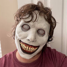 Laden Sie das Bild in den Galerie-Viewer, Gruselige Halloween Maske - Lächelnder Dämon