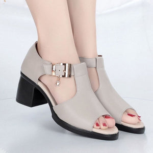 Bequeme und stylische Fischmaul-Sandalen mit Schnalle