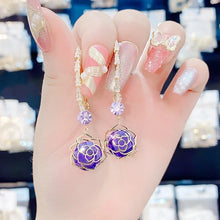 Laden Sie das Bild in den Galerie-Viewer, Hohle Rosenohrringe