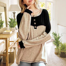 Laden Sie das Bild in den Galerie-Viewer, Langarm-Shirt mit Rundhalsausschnitt und Knöpfen