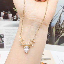 Laden Sie das Bild in den Galerie-Viewer, Glänzende Elch-Halskette Aus Titanstahl