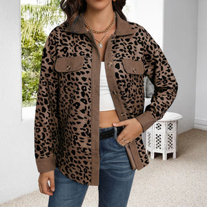 Cordjacke mit Leopardenmuster