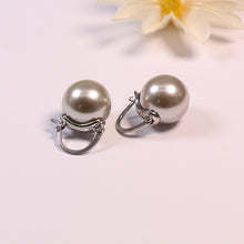 Laden Sie das Bild in den Galerie-Viewer, Einfache barocke Perlenohrringe