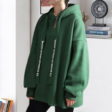 Laden Sie das Bild in den Galerie-Viewer, Kapuzenhoodie mit Monogramm