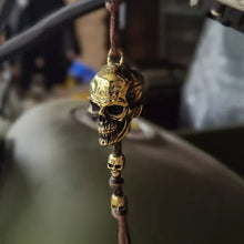 Laden Sie das Bild in den Galerie-Viewer, Glücksschlüsselanhänger für Motorradfahrer