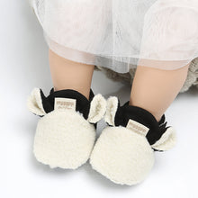 Laden Sie das Bild in den Galerie-Viewer, Babyschuhe aus Baumwolle