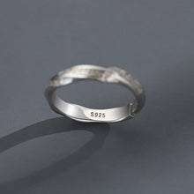 Laden Sie das Bild in den Galerie-Viewer, Vintage Herrenringe - Gravierte 7 Todsünden/7 Tugenden