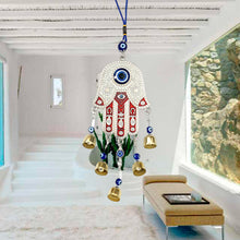 Laden Sie das Bild in den Galerie-Viewer, Hand von Fatima Windspiel Ornament