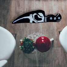 Laden Sie das Bild in den Galerie-Viewer, Überraschenderweise Totenkopf-Messerteppich