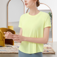 Laden Sie das Bild in den Galerie-Viewer, Geschlitztes Yoga-T-Shirt