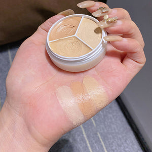 3-in-1-Palette für Konturen und Leuchtkorrekturen