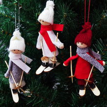 Laden Sie das Bild in den Galerie-Viewer, Kreativer Skipuppen-Weihnachtsbaumschmuck aus Vliesstoff