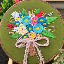 Laden Sie das Bild in den Galerie-Viewer, Handgemachte kreative DIY-Blumenstickerei