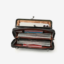 Laden Sie das Bild in den Galerie-Viewer, Glänzende Umhängetasche mit Schlangenprint