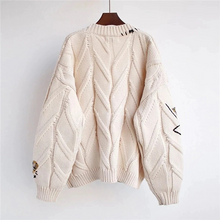 Laden Sie das Bild in den Galerie-Viewer, Modische lockere Winterstrickjacke mit Stickerei