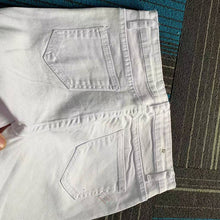 Laden Sie das Bild in den Galerie-Viewer, Damen Sommer Modische Jeansshorts mit hoher Taille