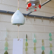 Laden Sie das Bild in den Galerie-Viewer, Wunderschöne Einmachglas Kolibri-Futterstation