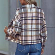 Laden Sie das Bild in den Galerie-Viewer, Karierte Jacke mit Revers