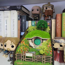 Laden Sie das Bild in den Galerie-Viewer, Bücherregal Miniaturlandschaft Dekoration aus Holz