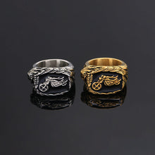 Laden Sie das Bild in den Galerie-Viewer, Modischer Herrenring mit Motorradmuster