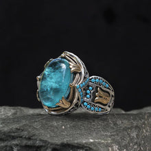 Laden Sie das Bild in den Galerie-Viewer, Luxuriöser Gravierter Saphirring