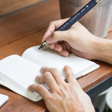 Laden Sie das Bild in den Galerie-Viewer, Druckbleistift Zeichnungs Schreibwerkzeug mit Nachfüllung
